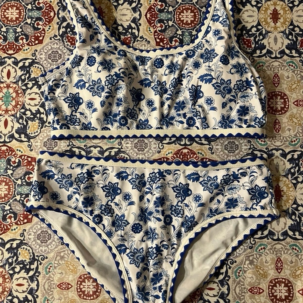 SHEIN Blue and White Floral Bikini - Picture 1 of 2